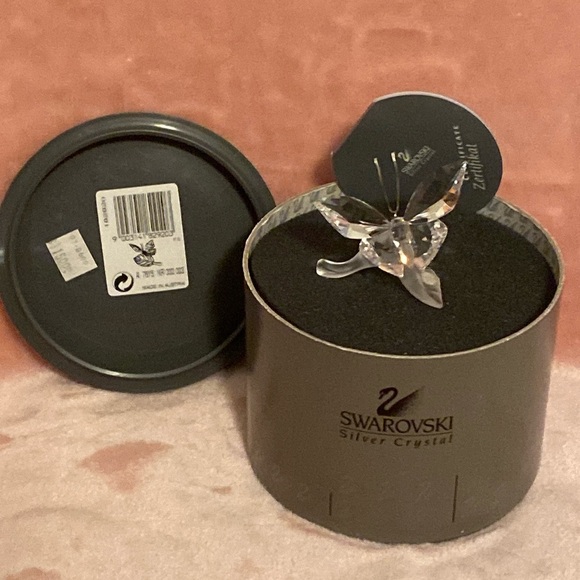 Swarovski Crystal ~ Butterfly on a Leaf w/box & certificate booklet (EUC!) - Picture 4 of 12